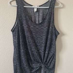 Tribal print knotted high low tank